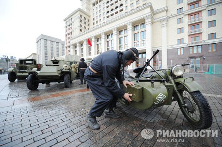 Репетиция торжественного марша в честь 70-й годовщины парада 7 ноября 1941 года