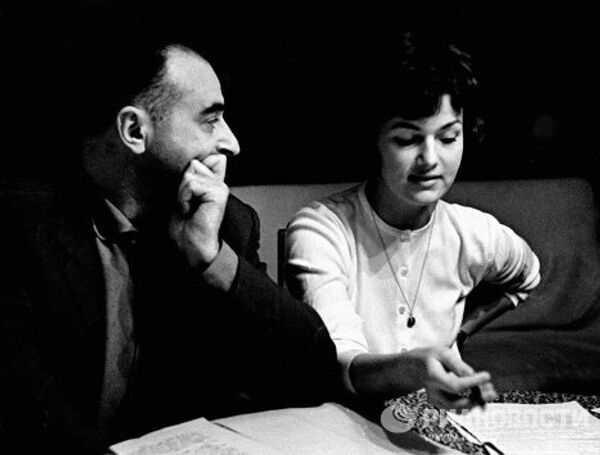 Борисова и Этуш на репетиции (1963)