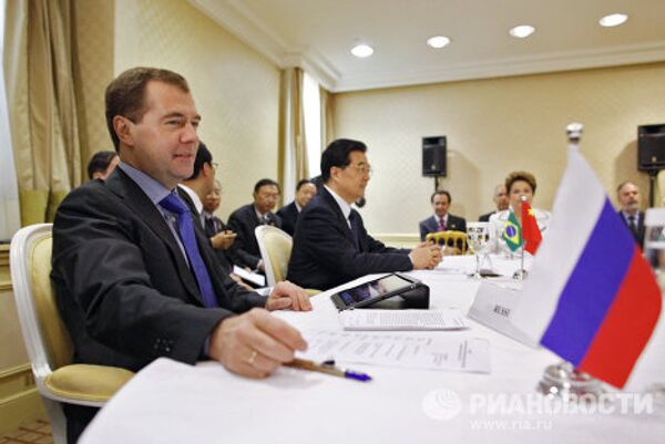 Президент РФ Д.Медведев на встрече лидеров БРИКС в Канне