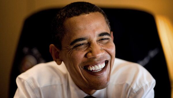Президент США Барак Обама угостил юных вашингтонцев печеньем и прочел им сказку