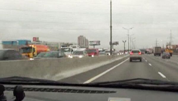 Пробка на внутренней стороне МКАД в Москве растянулась на 22 км