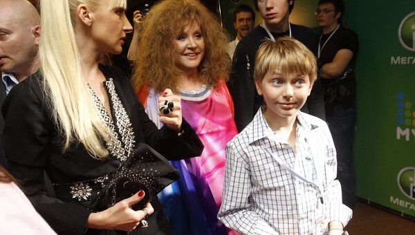 Кристина Орбакайте, Алла Пугачева и сын Кристины Дени Байсаров, архивное фото