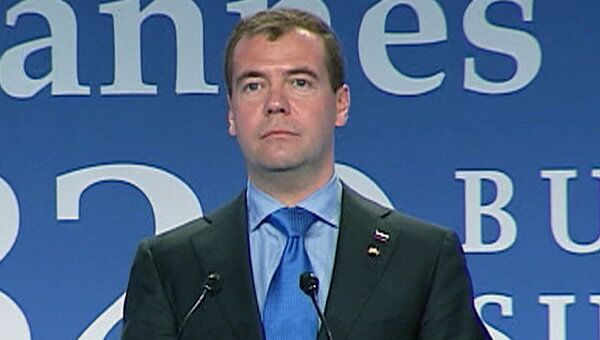 Медведев уверен, что Европа должна выбираться из кризиса своими силами