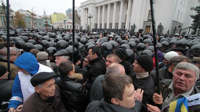 Митинг с требованием роспуска Верховной Рады Украины. Архив