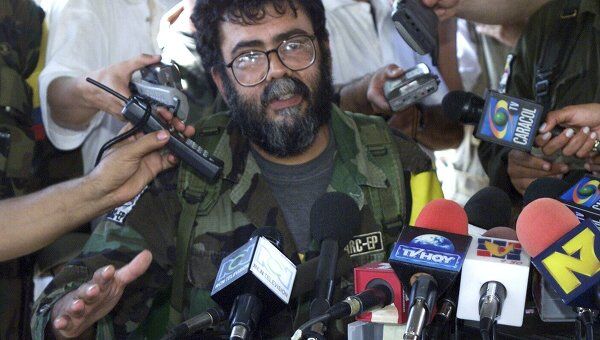 Руководитель леворадикальной группировки Революционные вооруженные силы Колумбии (РВСК) Альфонсо Кано. 2 февраял 2001 года
