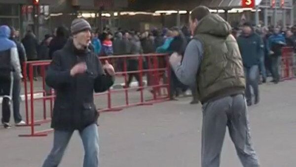 Полицейские не смогли пресечь стычки перед матчем Спартак - Динамо