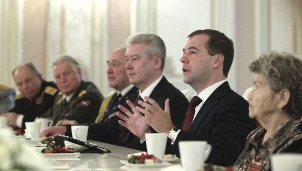 Президент РФ Д.Медведев поздравил ветеранов ВОВ с Днем воинской славы