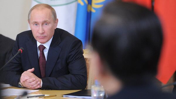 Премьер-министр РФ В.Путин на заседании ШОС в Санкт-Петербурге