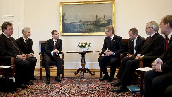 Дмитрий Медведев прибыл с визитом в Германию