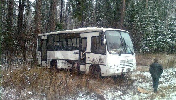Шесть человек пострадали при столкновении автобуса с грузовиком в Ивановской области