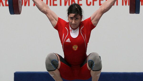 Россияне завоевали золото и серебро на ЧМ по тяжелой атлетике в Париже