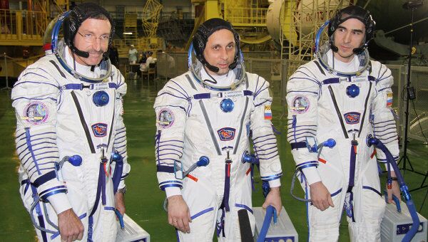 Экипаж космического корабля Союз ТМА-22 на Байконуре