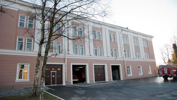 Новые двери и свежий фасад: ремонт в петербургской пожарной части
