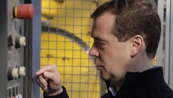Президент РФ Д.Медведев осмотрел Амурский кабельный завод в Хабаровске