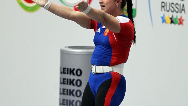 Штангистка Надежда Евстюхина завоевала золото ЧМ по тяжелой атлетике
