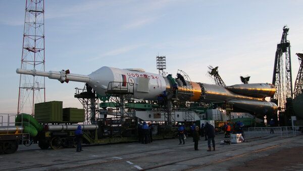 Вывоз ракеты Союз-ФГ с космическим кораблем Союз ТМА-22
