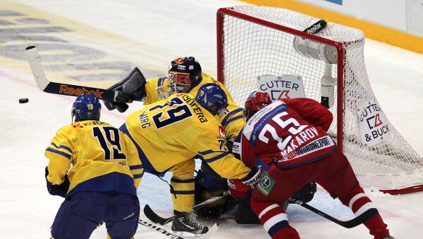 Игровой момент матча Швеция - Россия