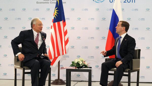 Президент РФ Д.Медведев встретился в рамках АТЭС с премьер-министром Малайзии с Н.Разаком