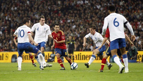 Игровой момент матча Англия - Испания
