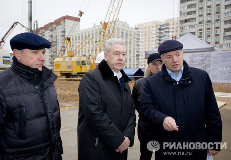 Сергей Собянин посещает строящуюся станцию метро Жулебино в ЮВАО Москвы