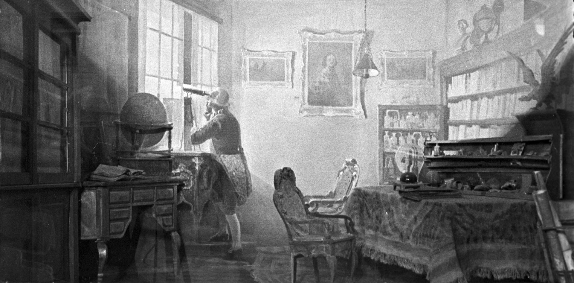 Репродукция картины М. В. Ломоносов наблюдает прохождение Венеры перед диском солнца 26 мая 1761 года - РИА Новости, 1920, 18.11.2020