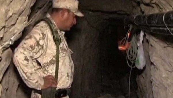 Полиция США накрыла секретный туннель, забитый мешками с марихуаной