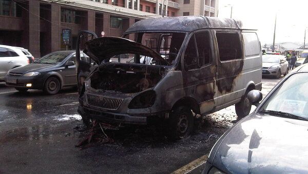 Автомобиль Газель сгорел у здания Госдумы