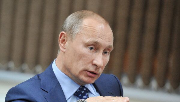 Путин поручил списать налоговые долги, возникшие до 2009 года