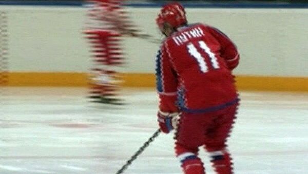 Путин забил несколько шайб в ворота звезд отечественного хоккея 