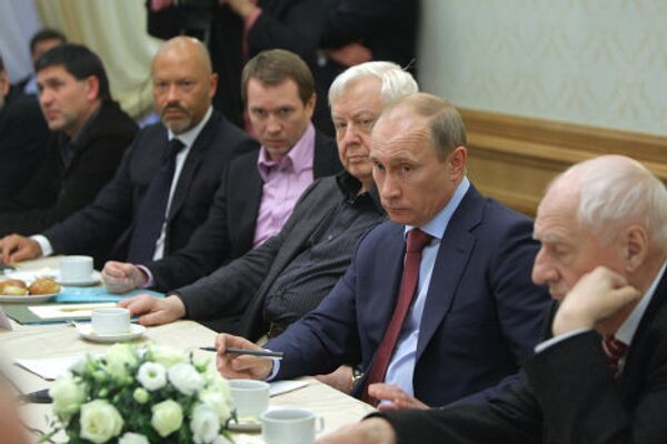 Премьер-министр РФ В.Путин провел встречу с деятелями театра и кино