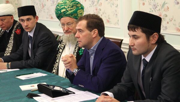 Президент РФ Д.Медведев в Уфе осмотрел соборную мечеть