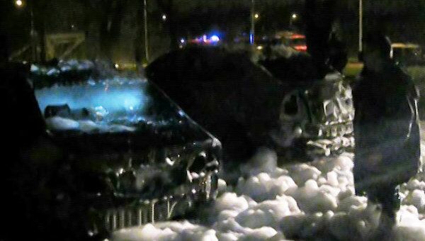 Припаркованные Honda и Skoda сгорели на востоке Москвы