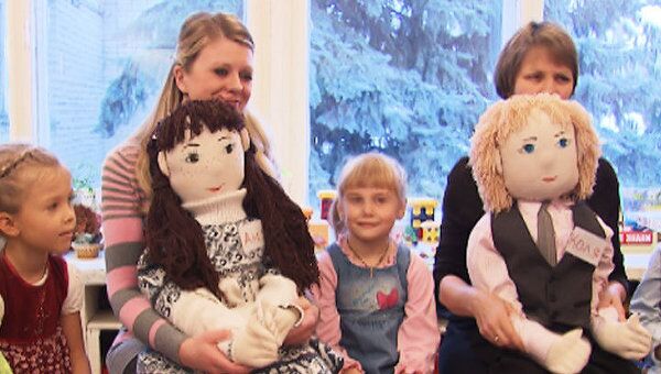 Ростовые куклы помогают детям подружиться с особенными сверстниками