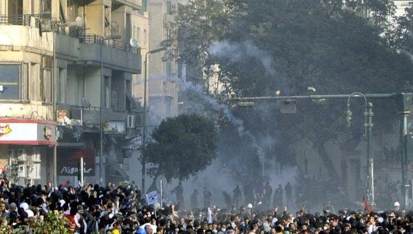 Египтяне вновь вышли на площадь Тахрир и сражаются с силами полиции
