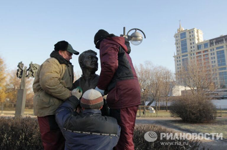 Демонтаж незаконно установленных объектов в парке Музеон