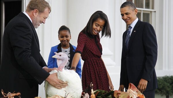 Обама с семьей в День благодарения в США