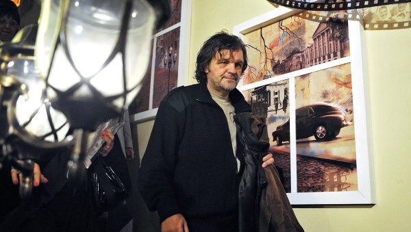 Режиссер Эмир Кустурица на церемонии открытия Недели сербских фильмов в кинотеатре Художественный.