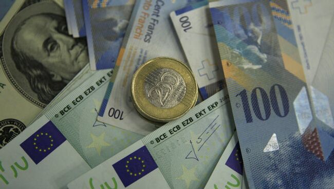 Венгерские форинты, евро, доллары, швейцарские франки 