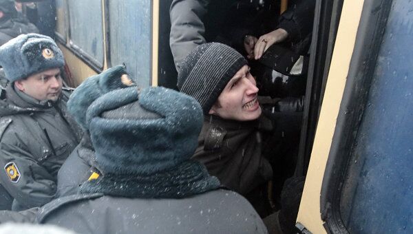 Задержание участника митинга За честные выборы в Санкт-Петербурге