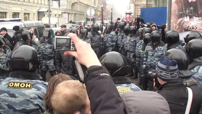Чистый__ Полиция не пустила непослушных митингующих на Невский проспект