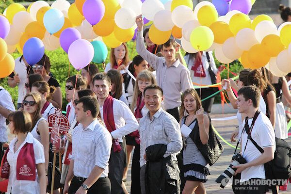 Шествие студентов в честь дня рождения ТГУ