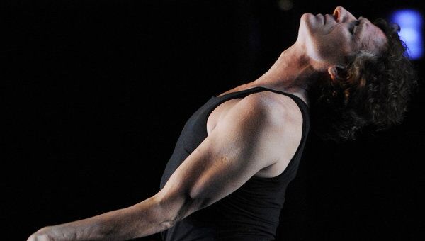 Испанский хореограф Начо Дуато в спектакле Многогранность. Формы Тишины и Пустоты