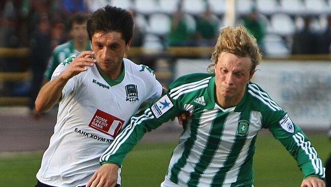 Игровой момент матча Томь - Краснодар