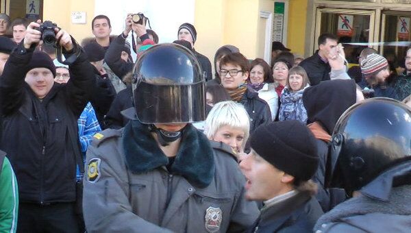 Несанкционированная акция в центре Петербурга закончилась задержаниями