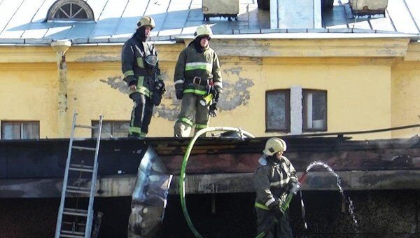 Чистый_Пожарные справились с огнем в Петропавловке за полчаса 