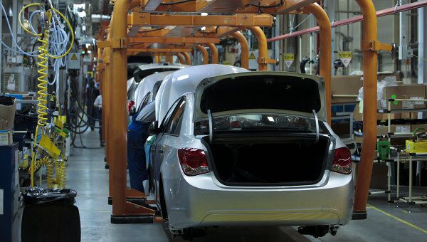 Начало производства малогабаритных автомобилей Opel Astra на заводе General Motors в производственной зоне Шушары-2 Санкт-Петербурга