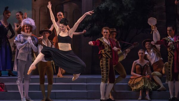 Сцена из балета Дон Кихот в Михайловском театре. Архивное фото