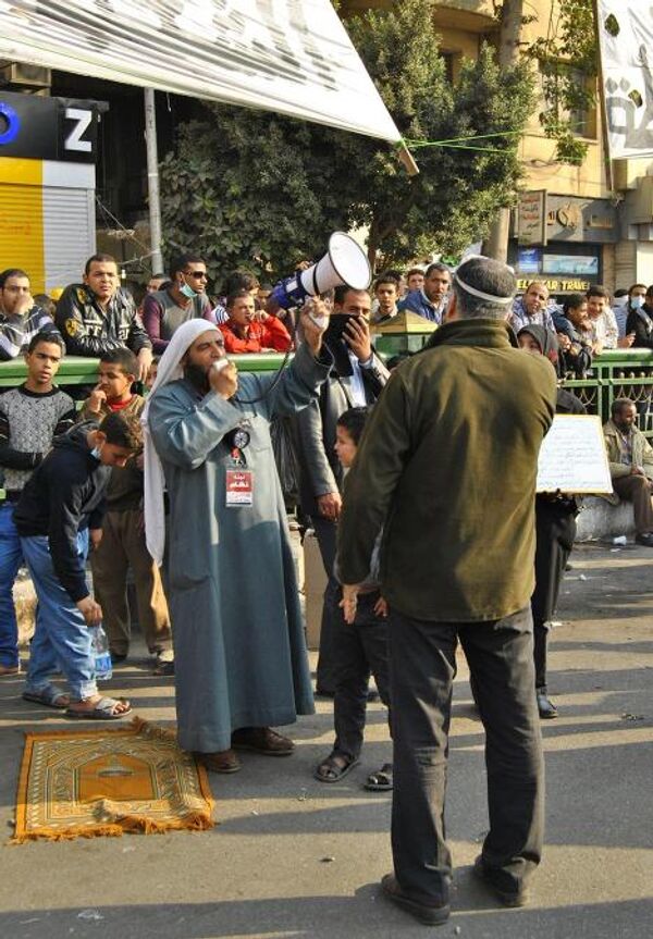 Каирские демонстранты продолжают требовать свержения военной власти
