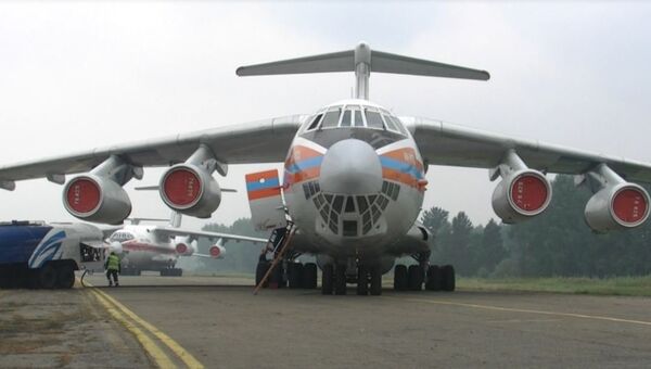 Самолеты Ил-76 и Бе-200 участвуют в спасении томских лесов