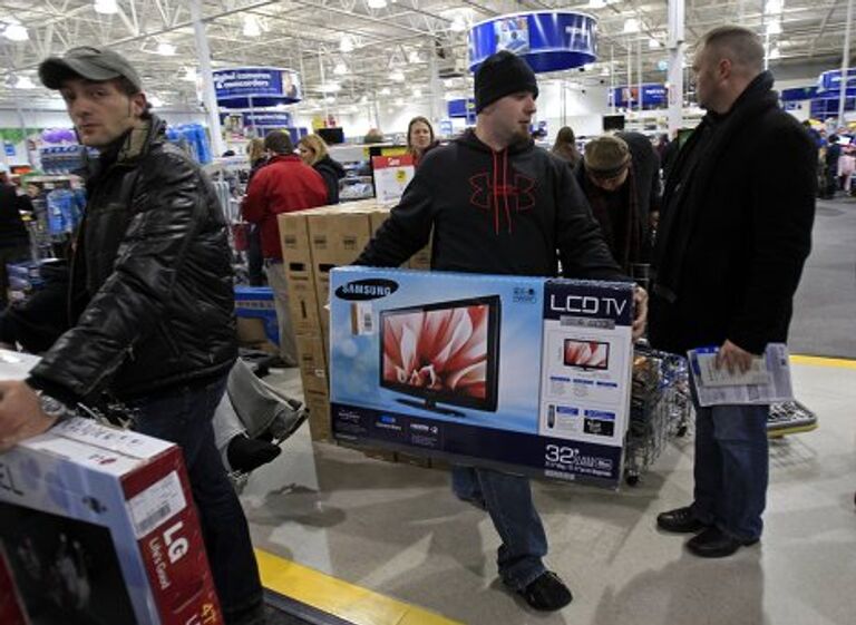 Начало рождественского шопинга в супермаркет Best Buy в черную пятницу